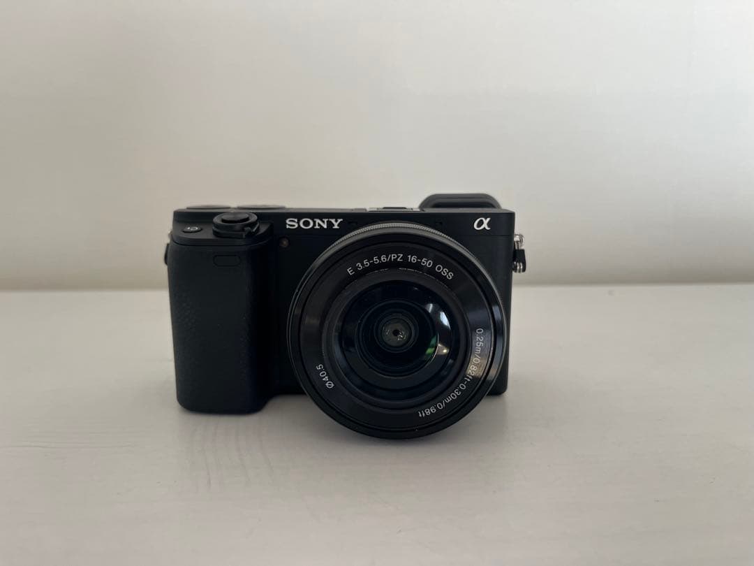 美品 SONY α6400 デジタルカメラ 本体とレンズセット
