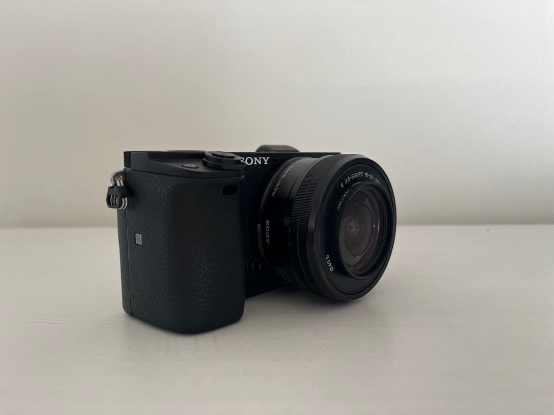 美品 SONY α6400 デジタルカメラ 本体とレンズセット