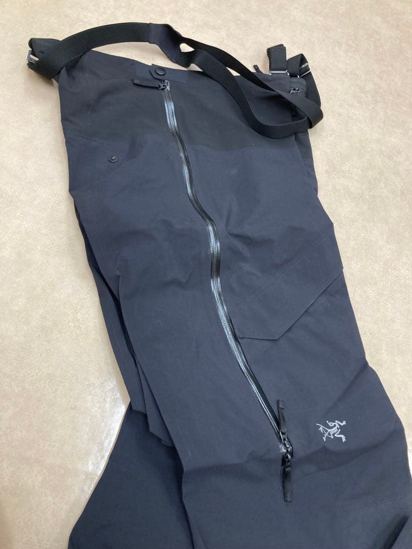 値下げ。アークテリクス ラッシュ ビブ ブラック Lサイズ