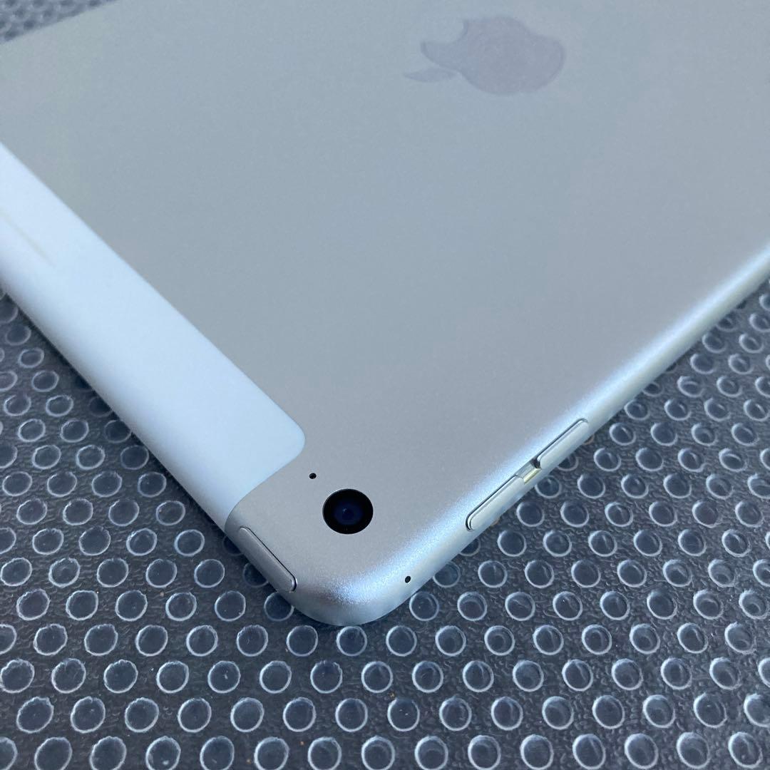 3878 美品☆電池ほぼ新品☆iPad mini4 32GB SIMフリー☆