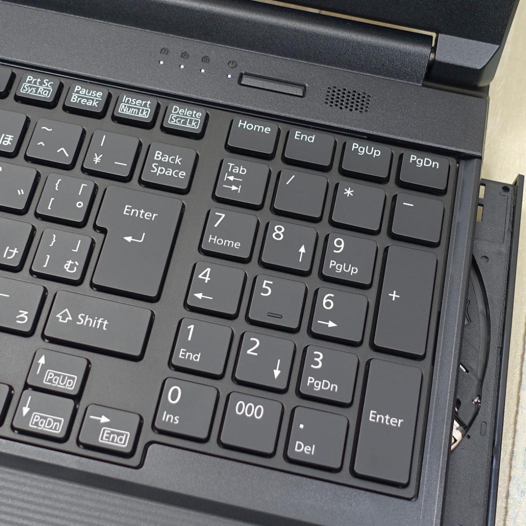 未使用に近いバリ速の２０２３年製✨１２世代ｉ５に超高速ＳＳＤ＆大容量１６Ｇメモリ