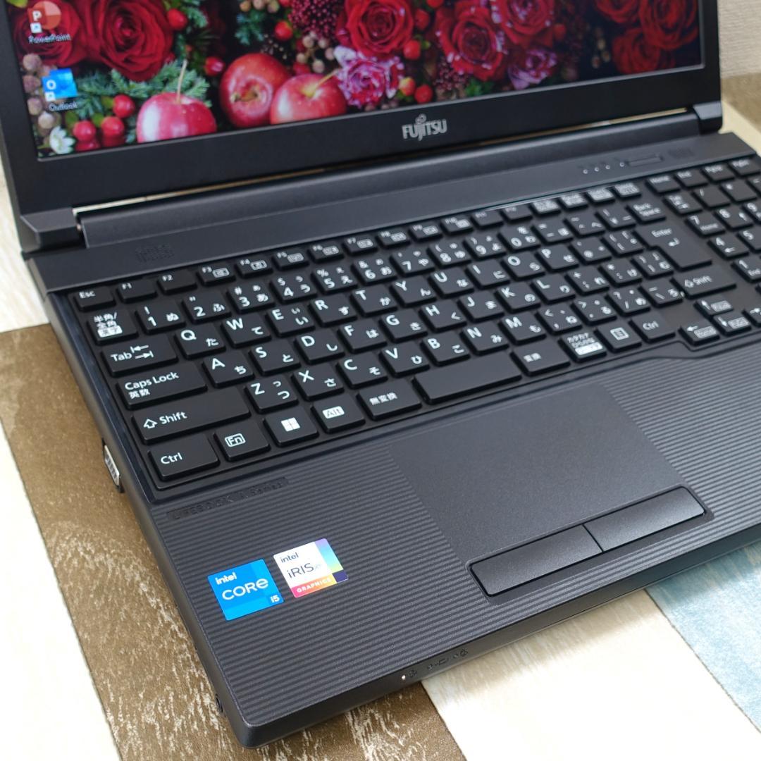 未使用に近いバリ速の２０２３年製✨１２世代ｉ５に超高速ＳＳＤ＆大容量１６Ｇメモリ