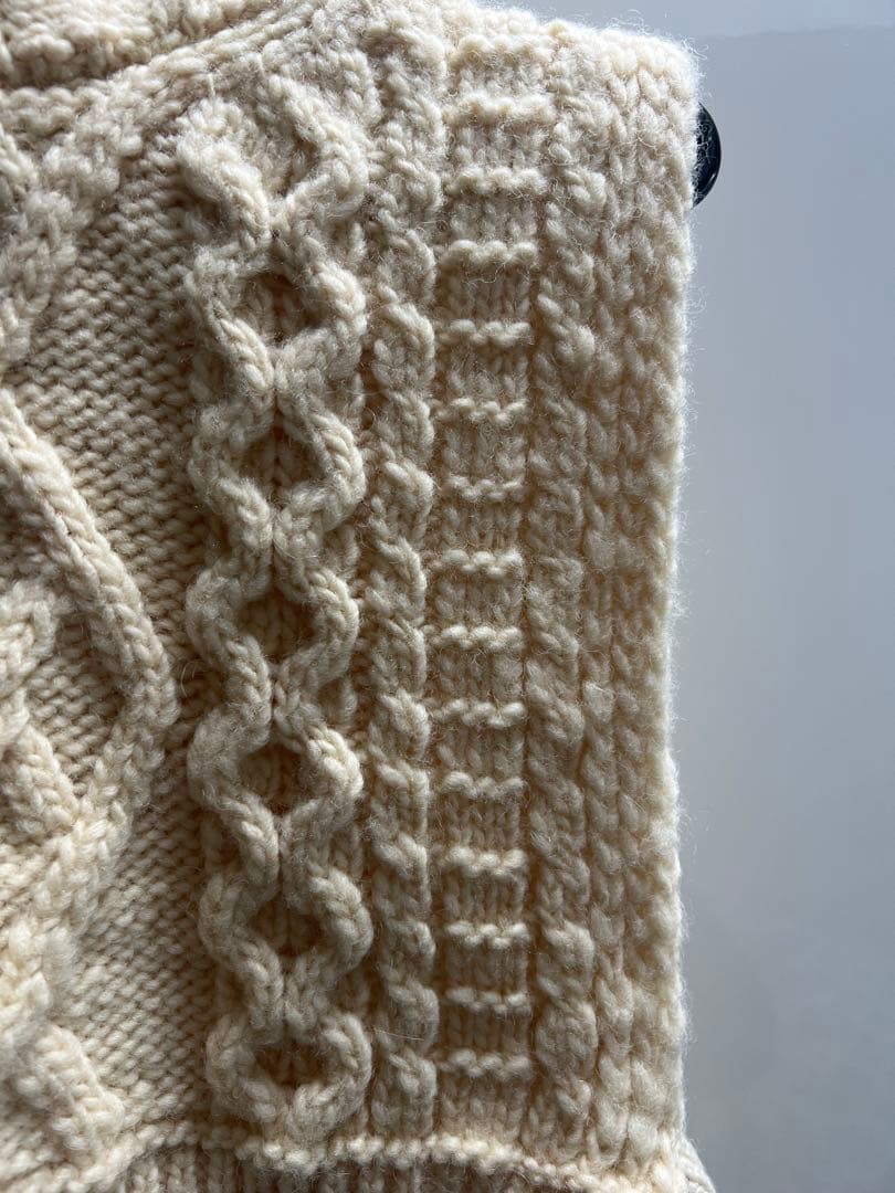 新品tao COMME des garçonsアイボリー ケーブル編みセーター