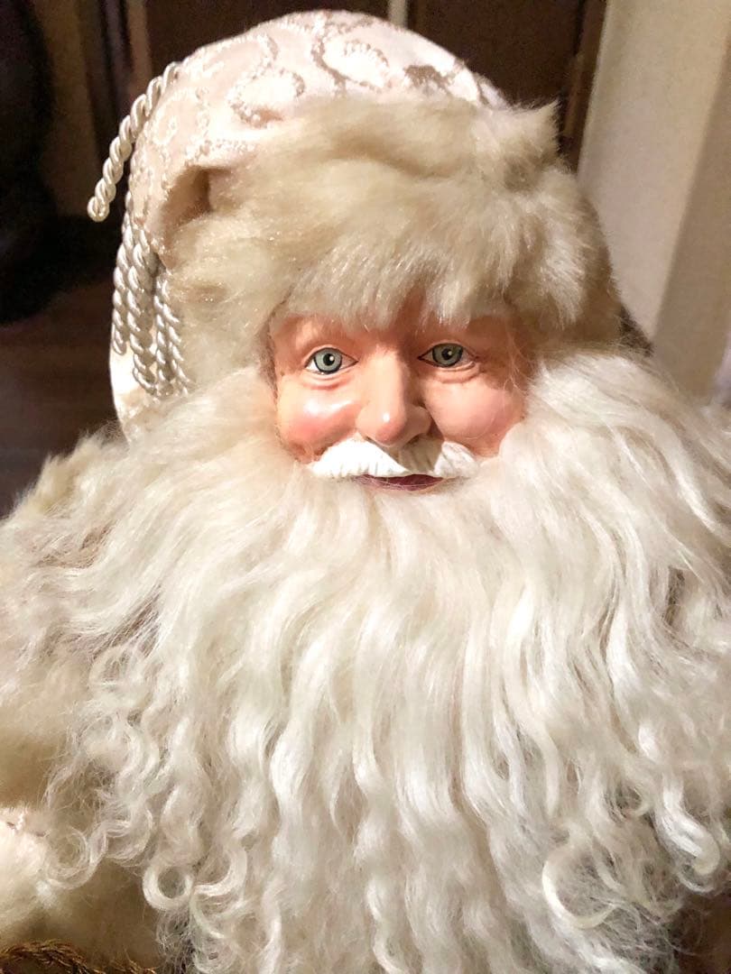 【アンティーク調】刺繍入り衣装&ブーツのサンタクロース人形(ベージュ色系)