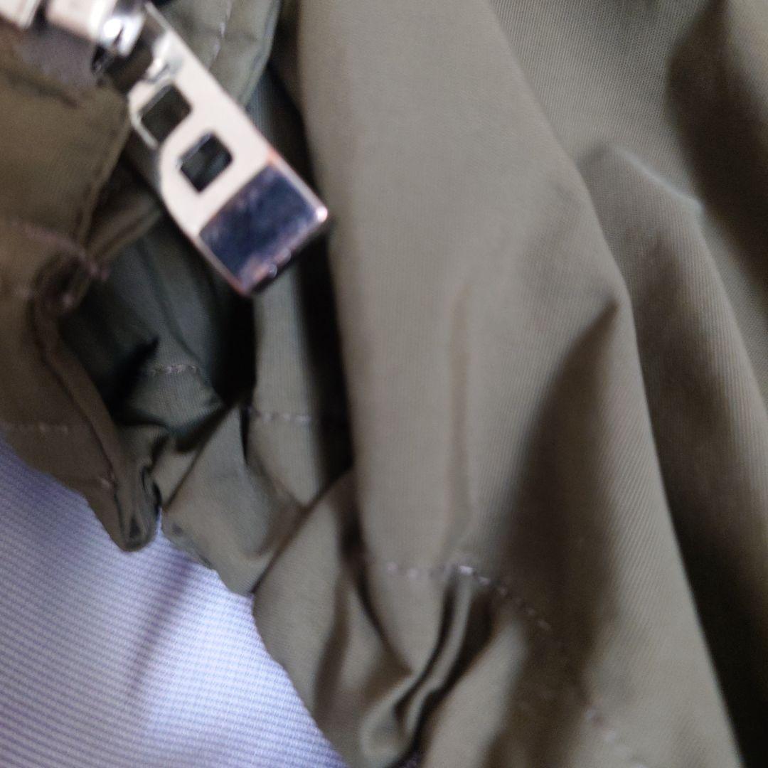 un3d オリーブ色 フード付き クロップドジャケット