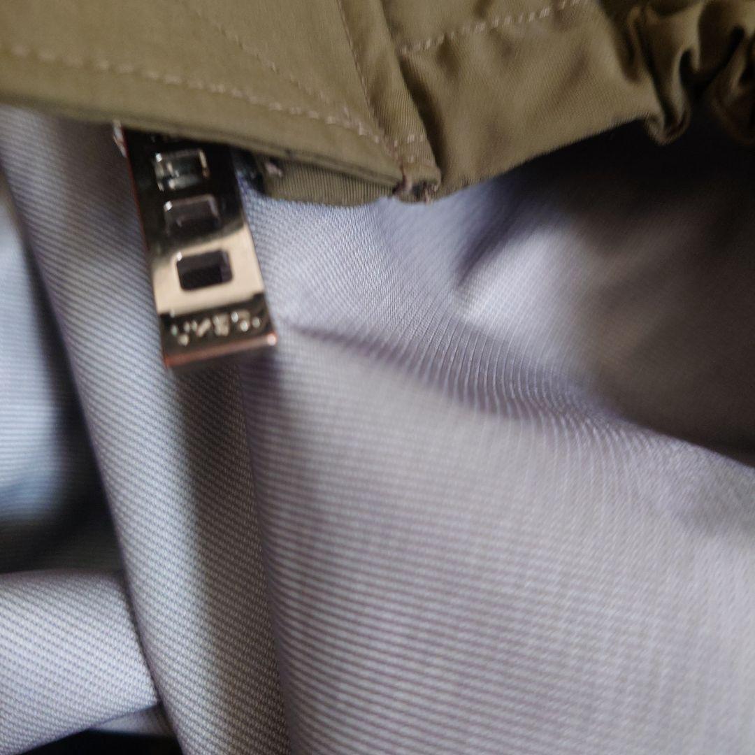 un3d オリーブ色 フード付き クロップドジャケット