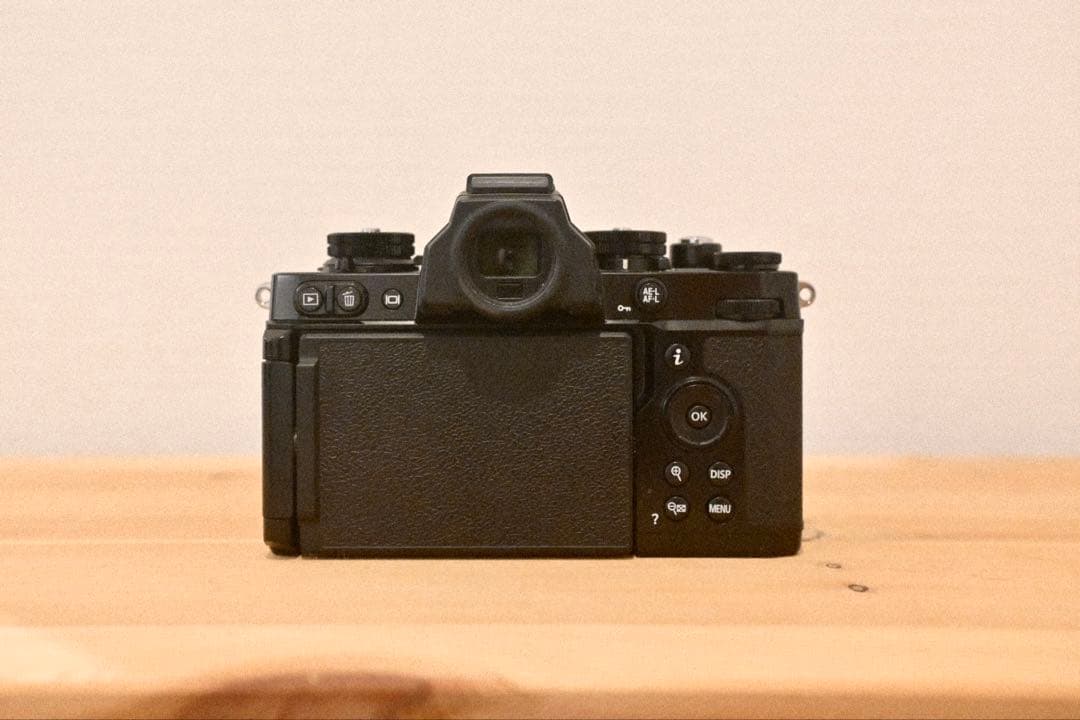 Nikon Z fc ミラーレス一眼 本体
