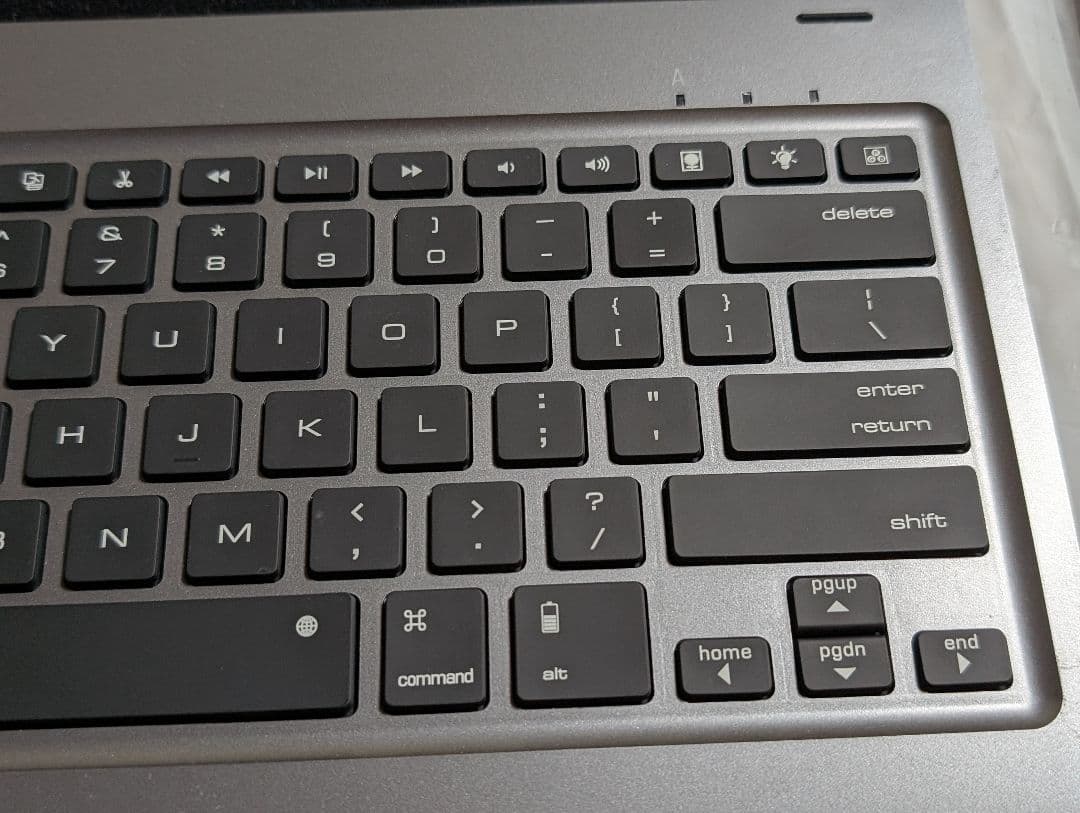 iPad Pro Bluetoothキーボード シルバー