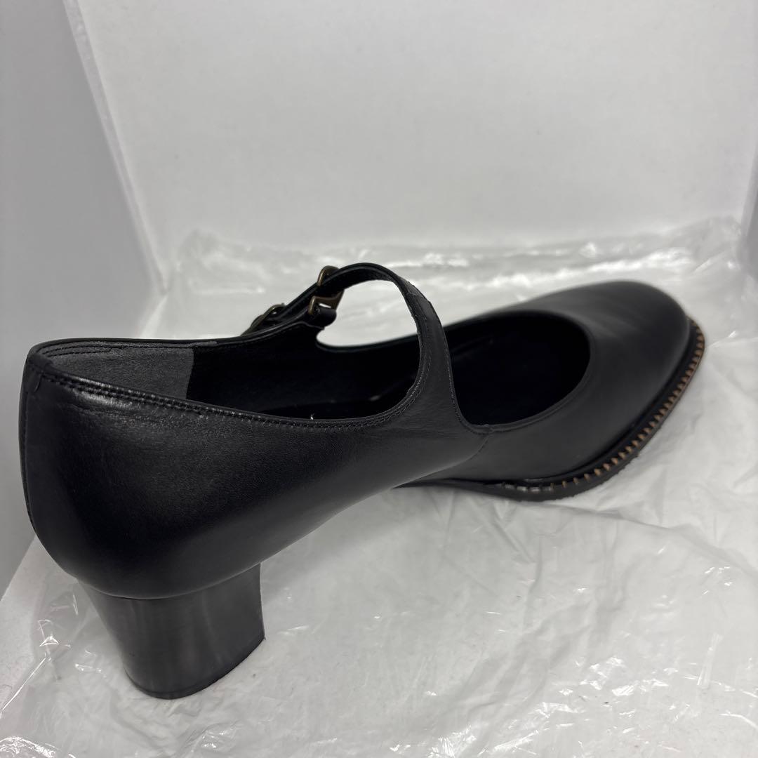 ZUCCOTTOクラシカル ストラップパンプス