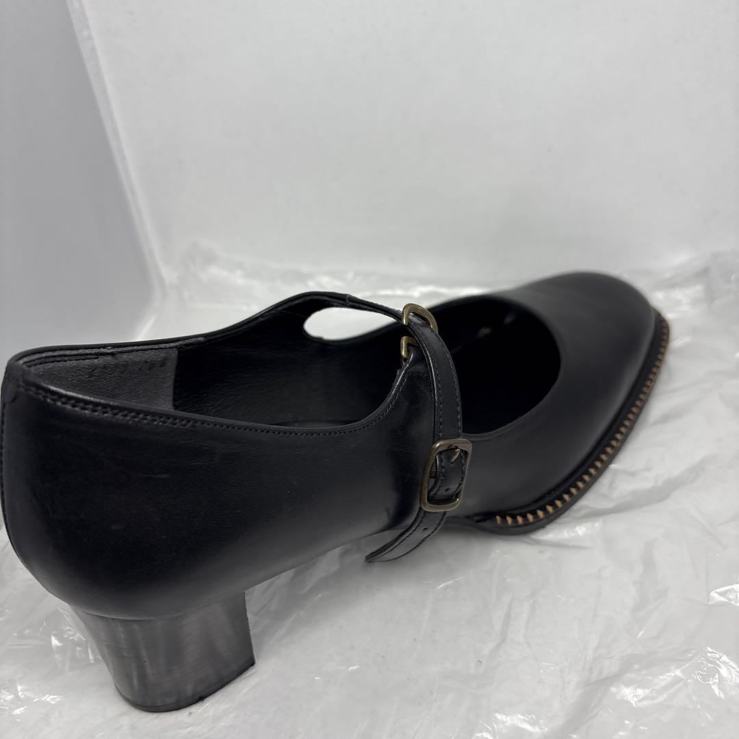 ZUCCOTTOクラシカル ストラップパンプス