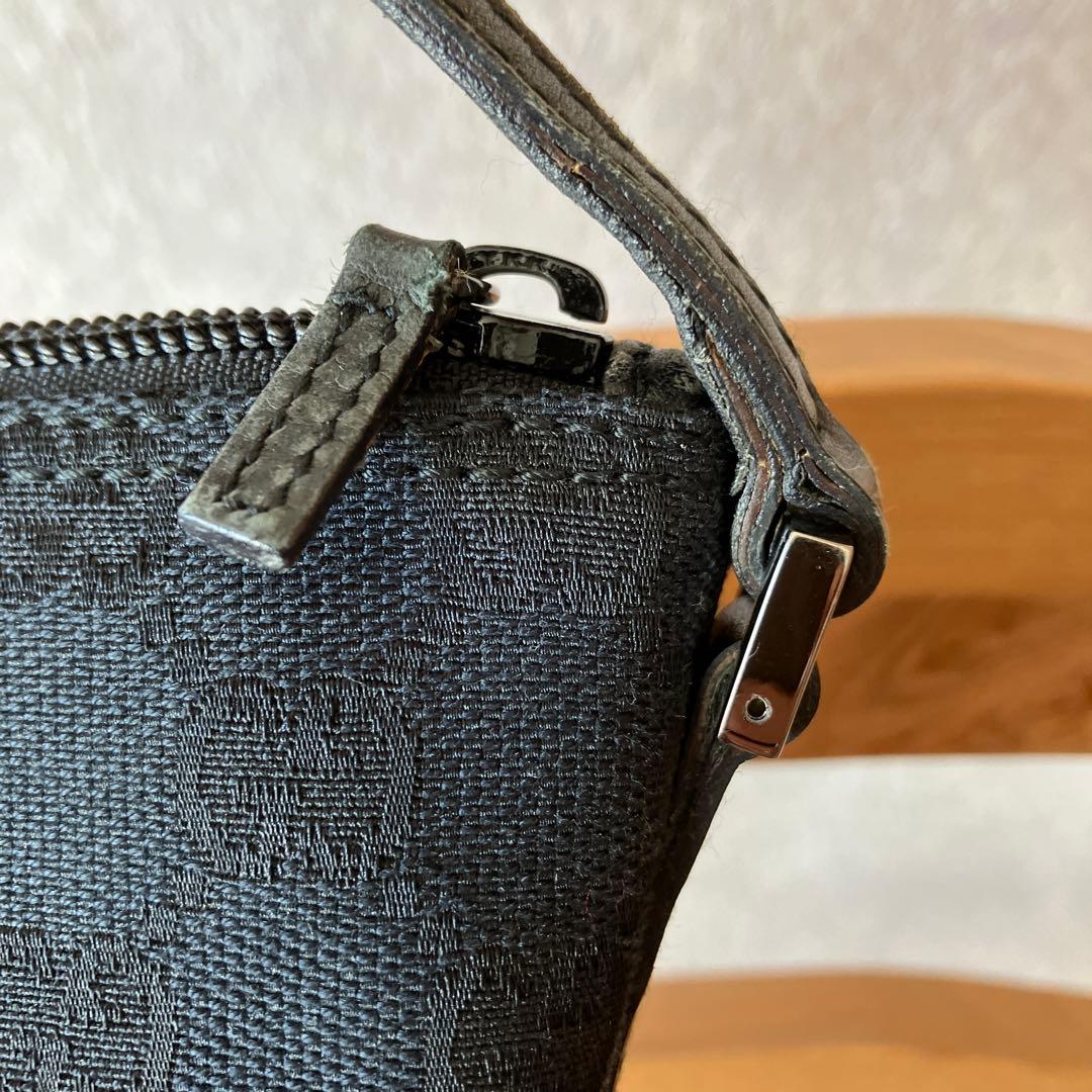 GUCCI ブラックキャンバス ポーチ