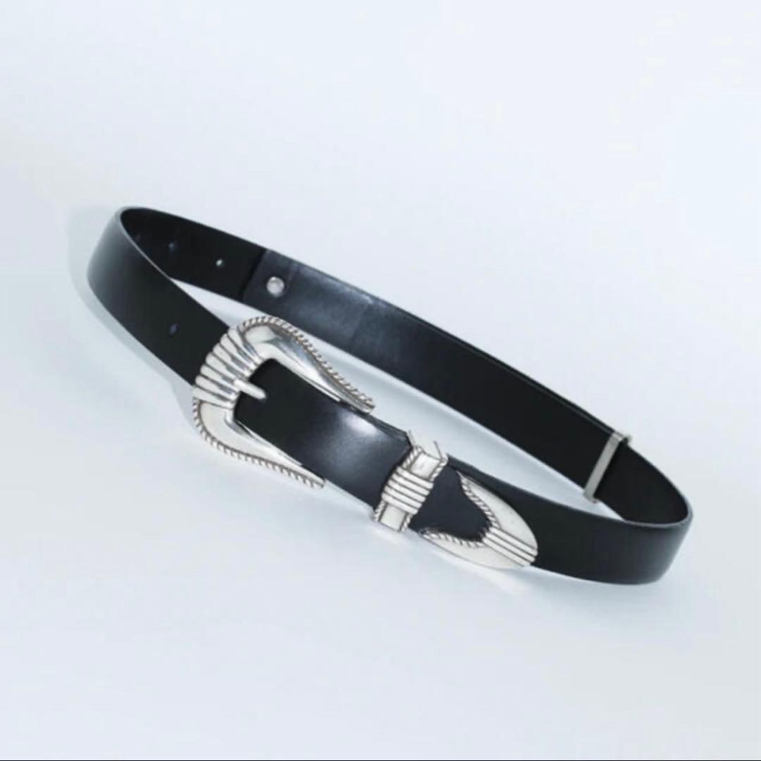 TOGA PULLA メタルレザーベルト