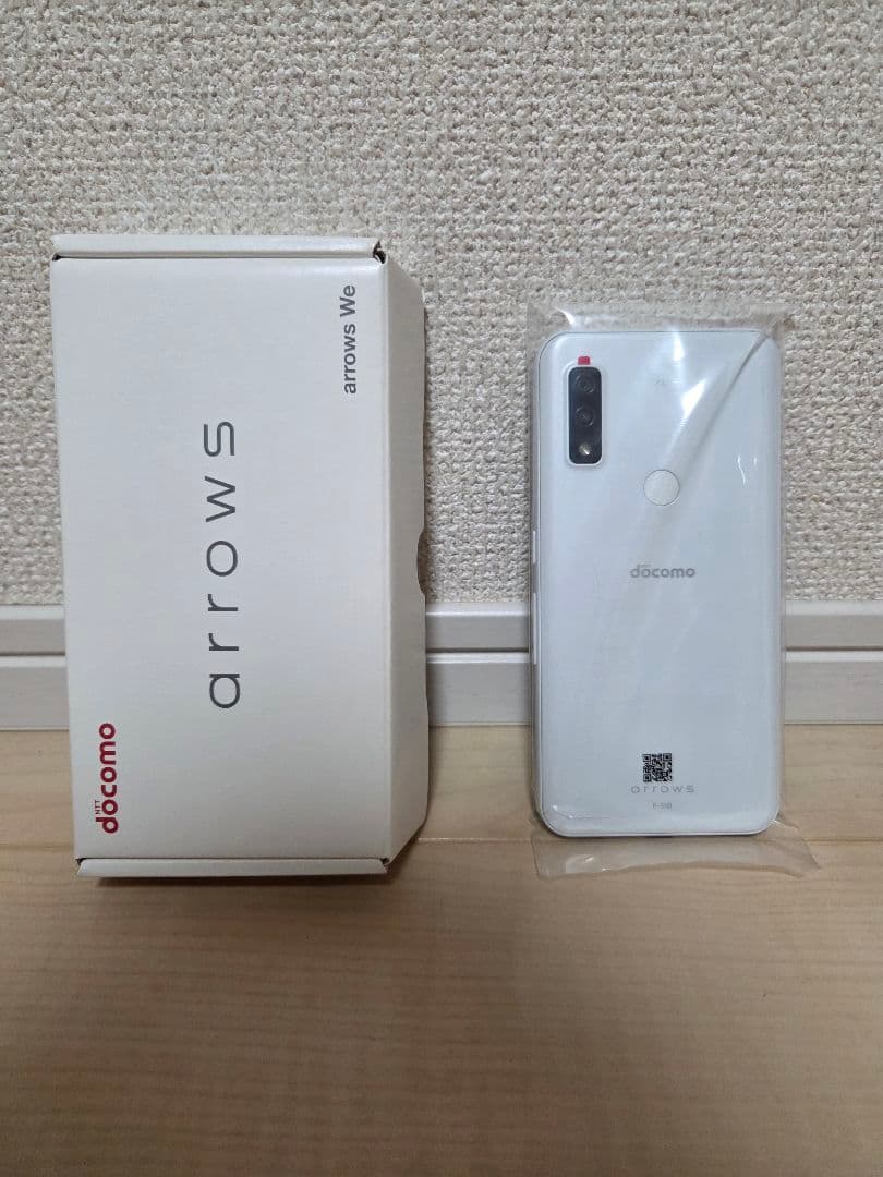 docomo arrows 白色 スマートフォン本体