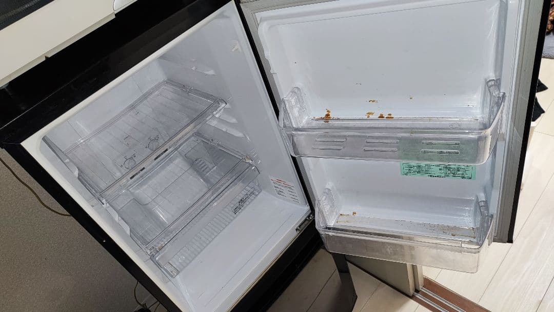 シ*ン様 三菱 冷蔵庫 2段棚付き 1-2人暮らし用 146L