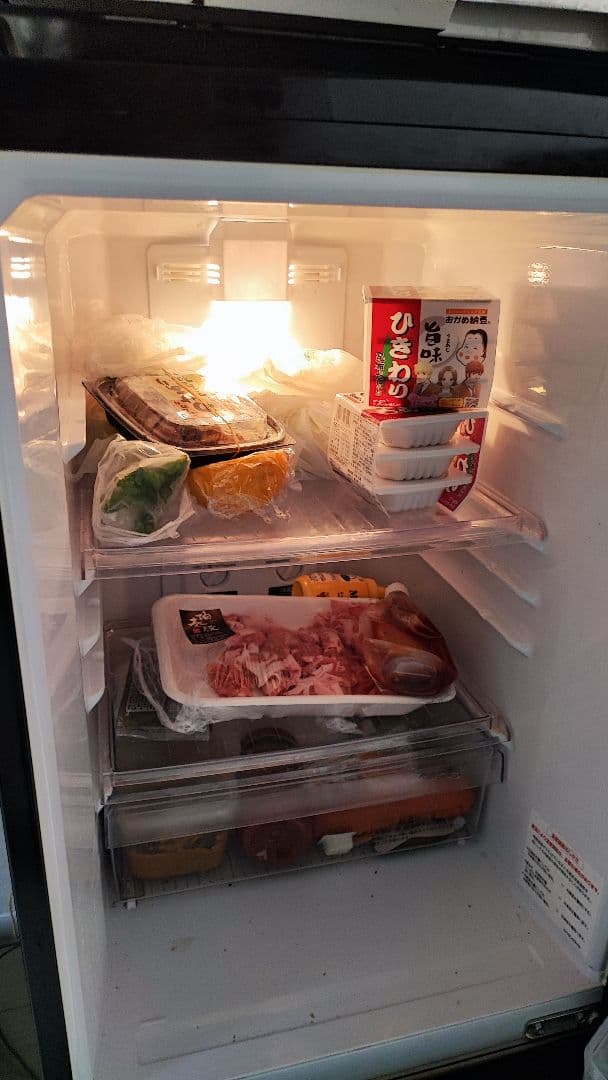 シ*ン様 三菱 冷蔵庫 2段棚付き 1-2人暮らし用 146L