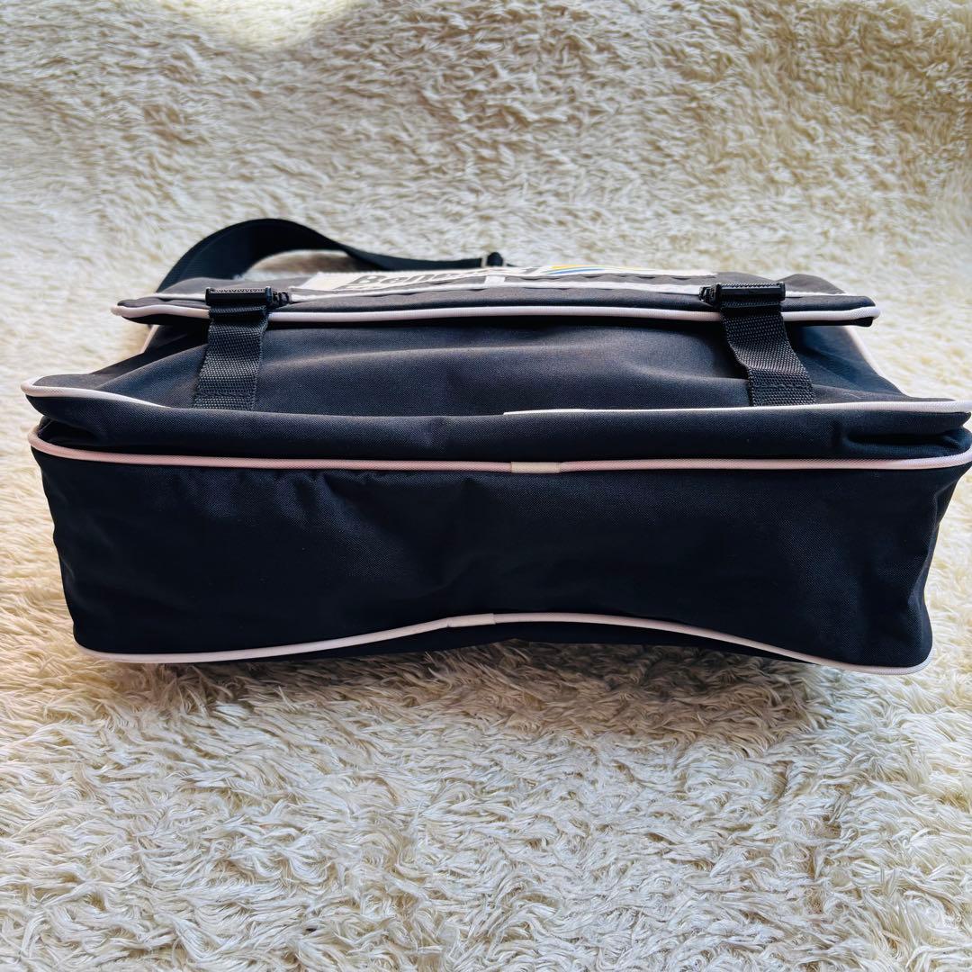 レア美品　ベネトン　メッセンジャーバッグ　FORMULA1 ヴィンテージ　黒