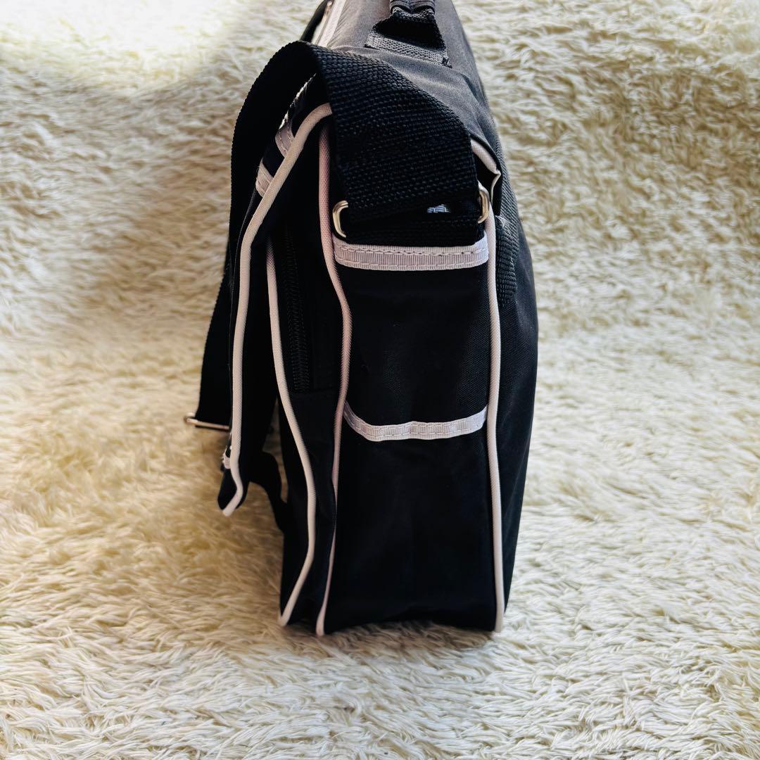 レア美品　ベネトン　メッセンジャーバッグ　FORMULA1 ヴィンテージ　黒