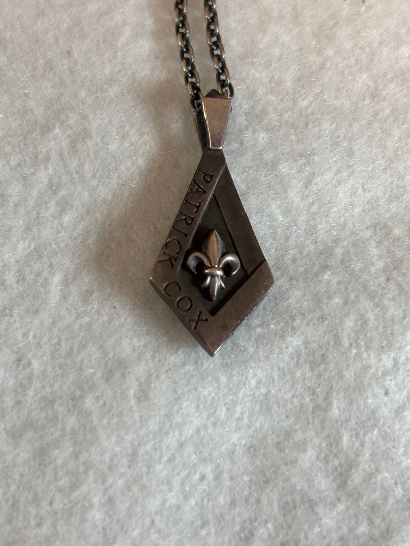 PATRICK COX ダイヤモンド型シルバーネックレス