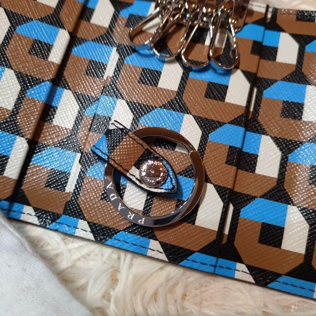 新品✨️　NFCタグ　プラダ　キーケース　4連　サフィアーノレザー　3角ロゴ