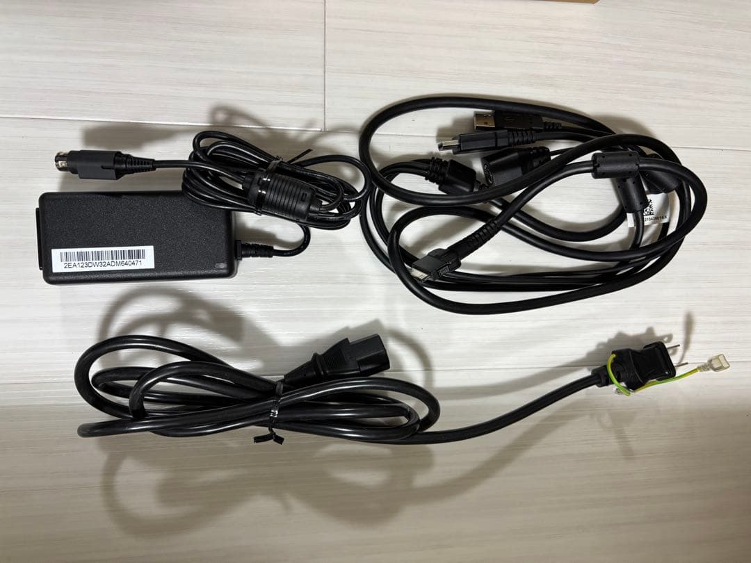 Wacom Cintiq 16 (DTK1660)　ワコム　液晶タブレット