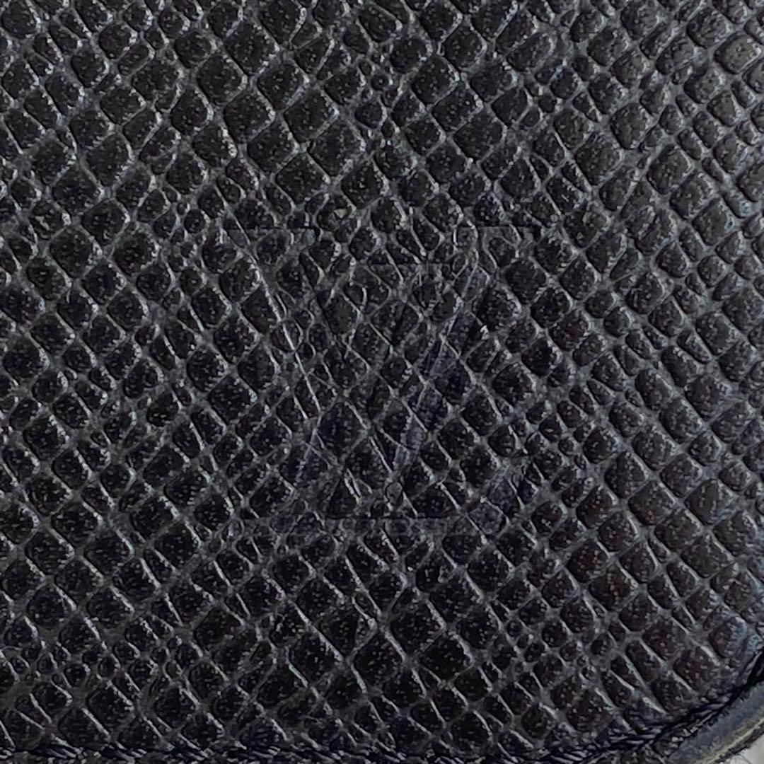 美品✨ ルイヴィトン 長財布 タイガ ジッピーウォレット ヴェルティカル 黒