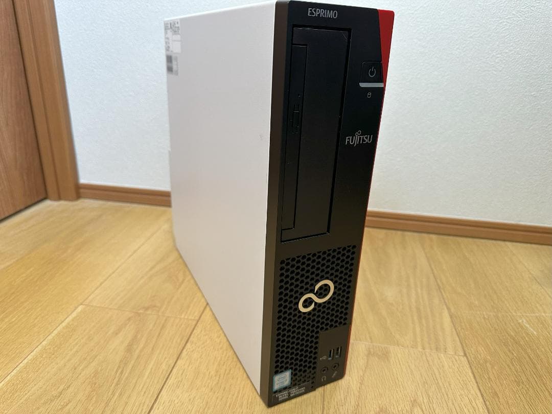 富士通　ESPRIMO i7-6700 SSD スリムデスクトップパソコン