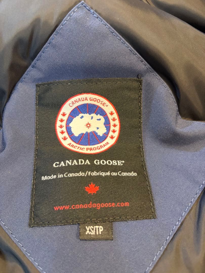 カナダグース ネイビー （紺）ダウンジャケット