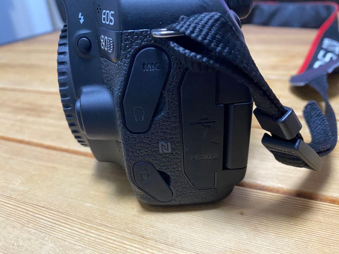 【美品】CanonEOS80D EF-S18-135 IS USM レンズキット