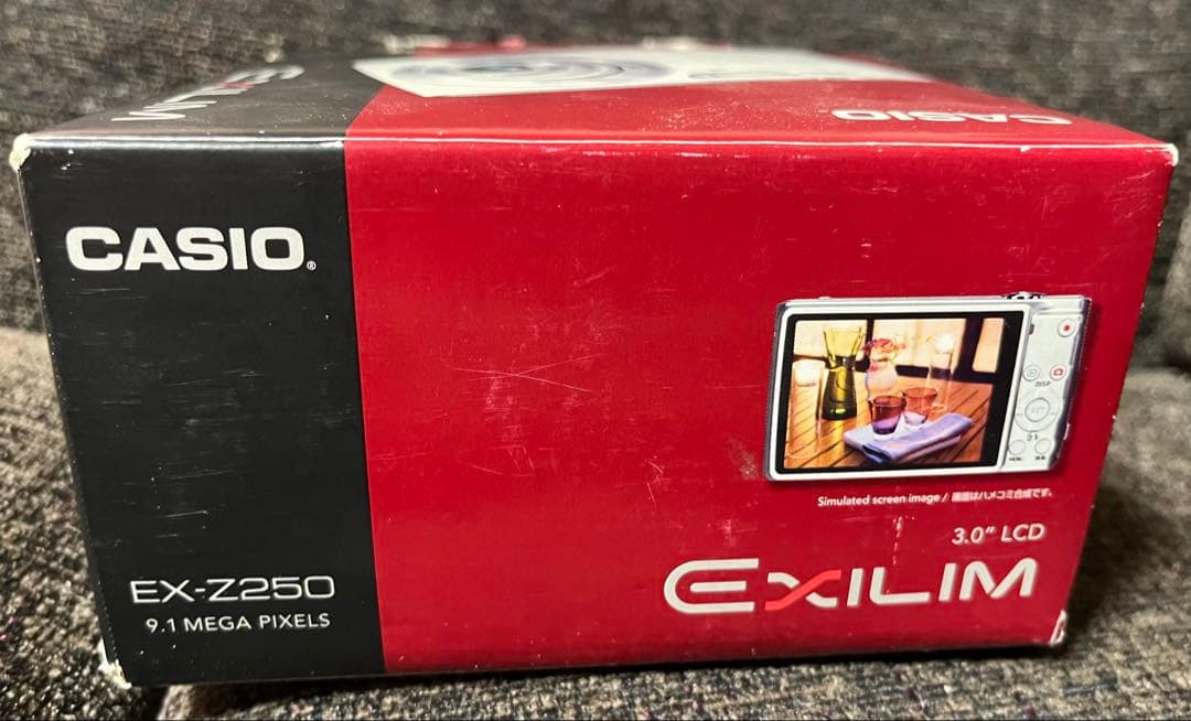 CASIO 9.1メガピクセル コンパクトカメラ