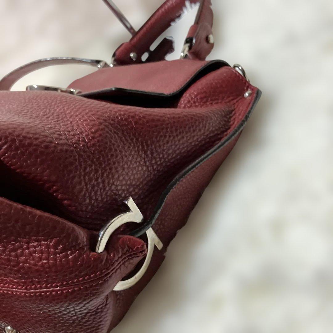 【フェラガモ・ソフィア】ガンチーニツーウェイ 深めの赤✨美品✨突撃セール開催♡