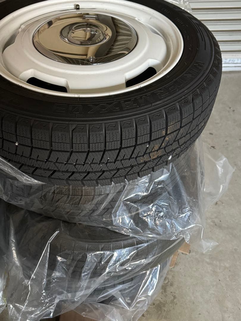 美品！　ルノー　トゥインゴ　第3世代用　スタッドレスタイヤ&ホイール4本セット