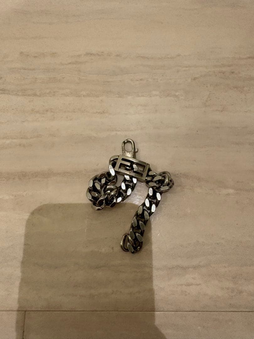 ア*マ様 FENDI シルバー チェーンブレスレット