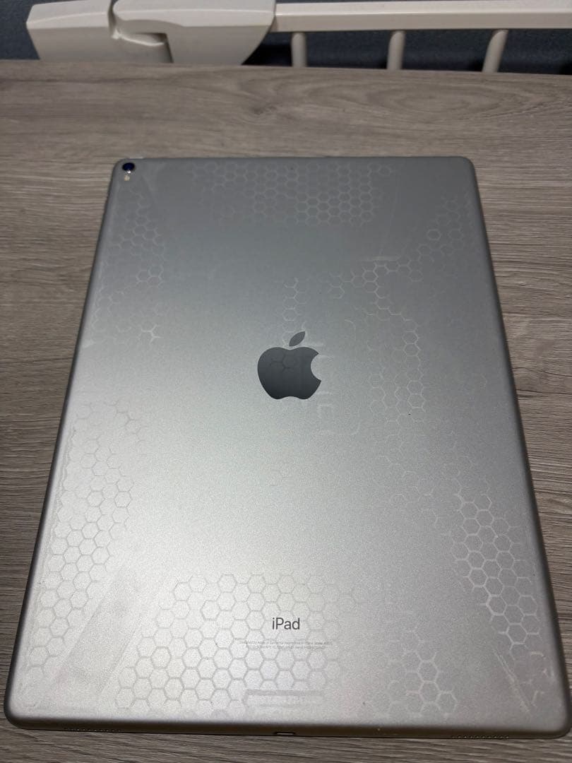 iPad Pro 12.9インチ（第2世代 ） 256GB　A1670