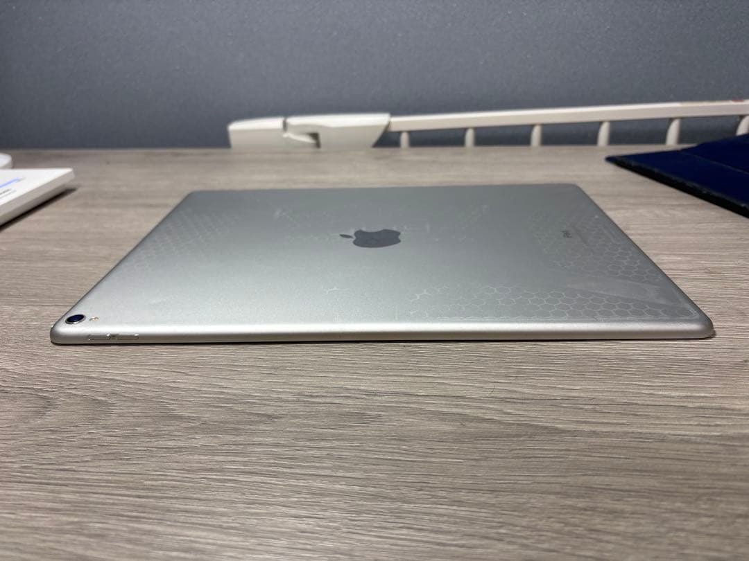 iPad Pro 12.9インチ（第2世代 ） 256GB　A1670