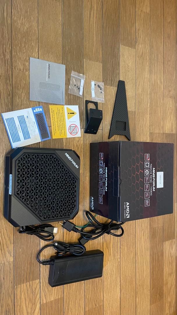 ミニPC MINISFORUM HX90G Ryzen9/32GB/1TB/RX6600M