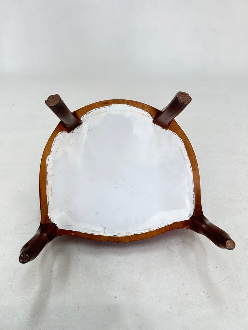 ロココ調アンティーク クラシック 赤いベルベットチェア