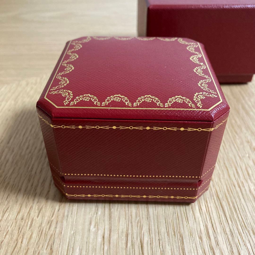 【新品】Cartier 指輪入れ 赤いジュエリーボックス 小物入れ　スエード