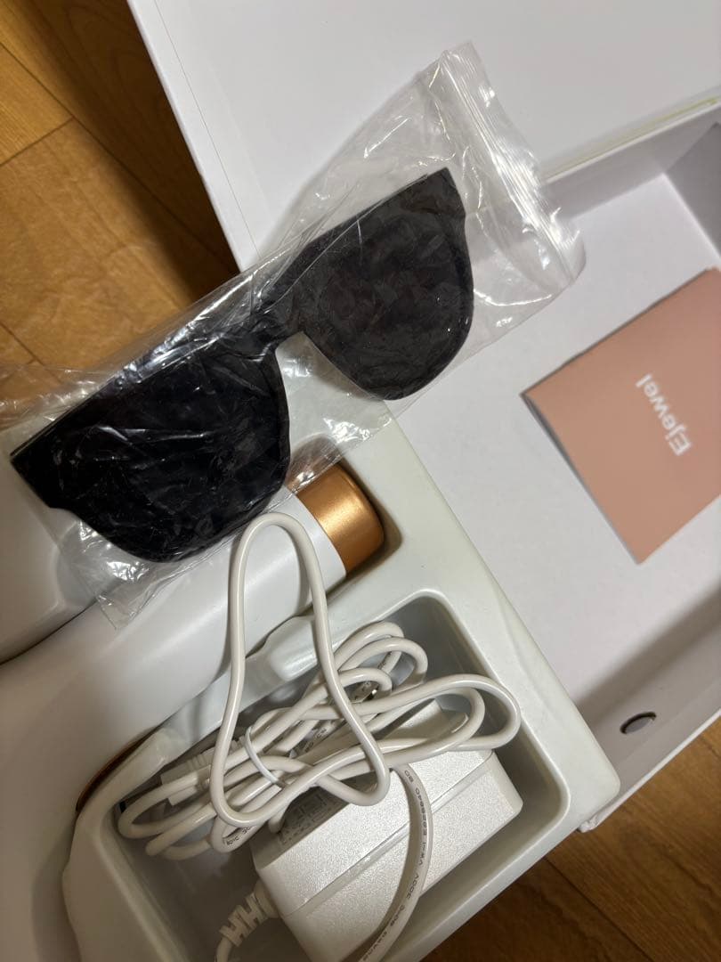 Ejewel IPL 光脱毛器 サングラス、説明書、コンセント付き