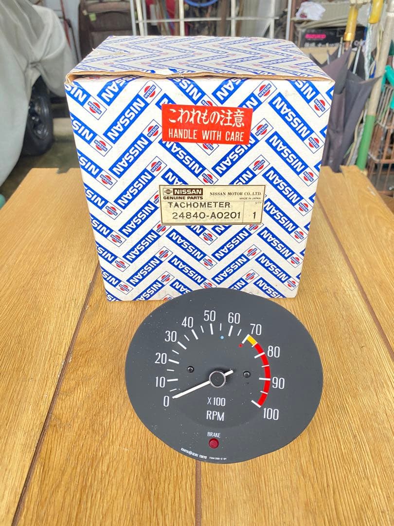 z432「タコメーター」 　箱スカ前期2000GTR専用 　箱入り，未使用