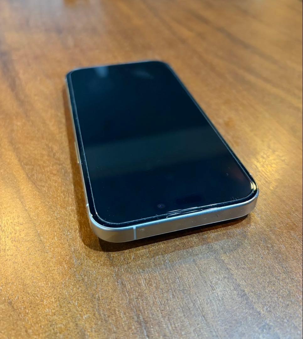 【美品】Apple iPhone 15 Pro 1TB ホワイトチタニウム　本体