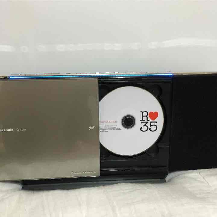 CDもiPod もラジオもSDカードも聞ける♪パナソニックD-dock