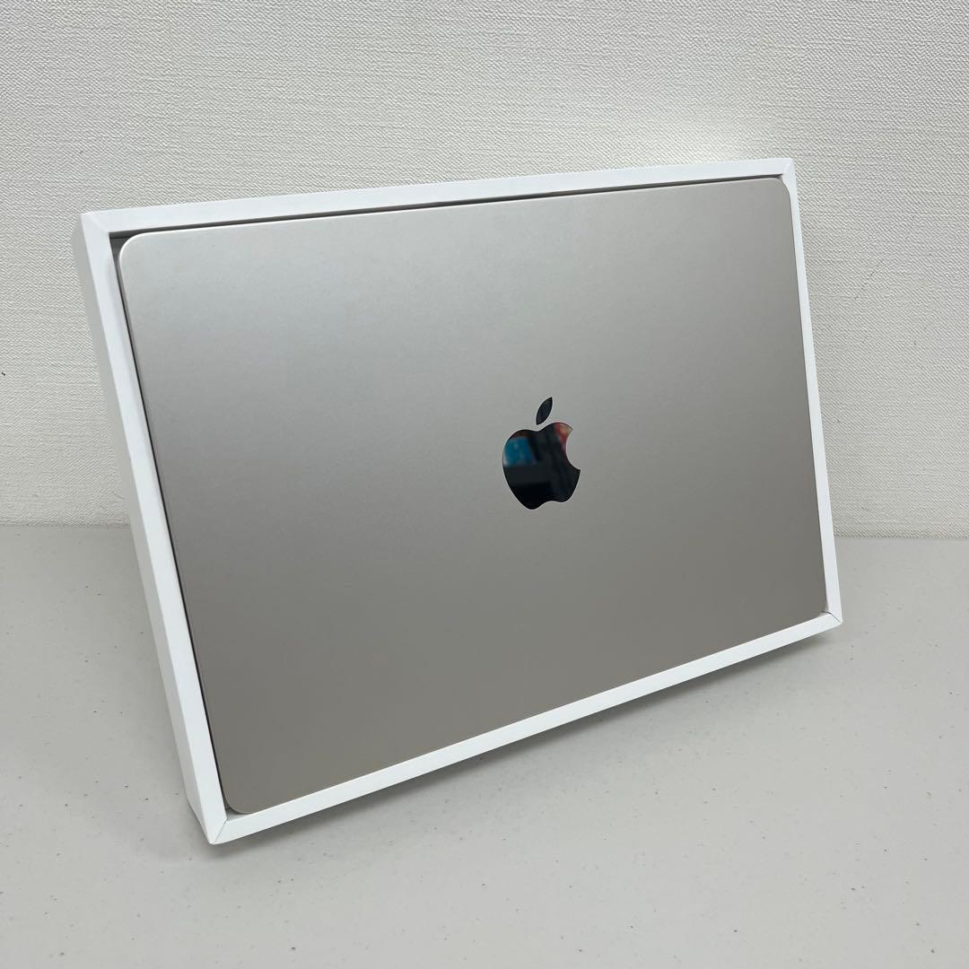 MacBook Air 13インチ 8コア M2 8GBメモリ 256GB
