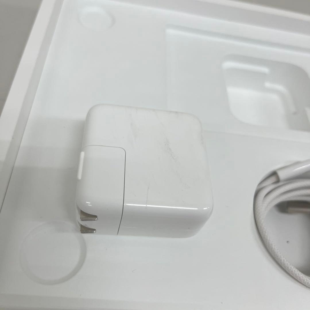 MacBook Air 13インチ 8コア M2 8GBメモリ 256GB