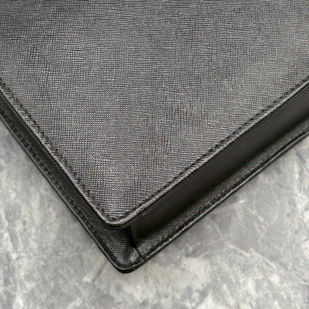 鍵付き美品 バーバリー サフィアーノレザー ブリーフケース ダレスバッグ 黒色