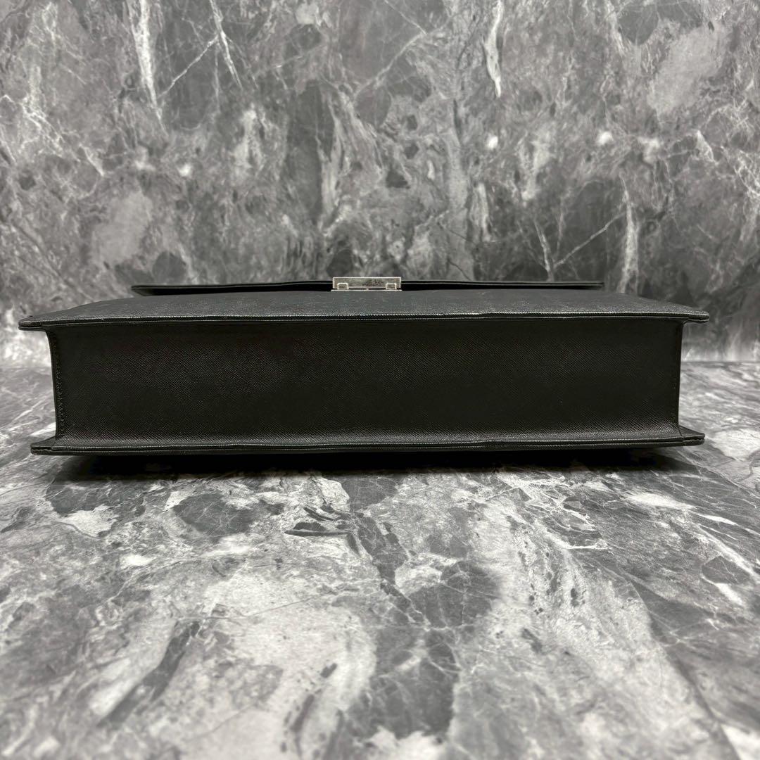 鍵付き美品 バーバリー サフィアーノレザー ブリーフケース ダレスバッグ 黒色