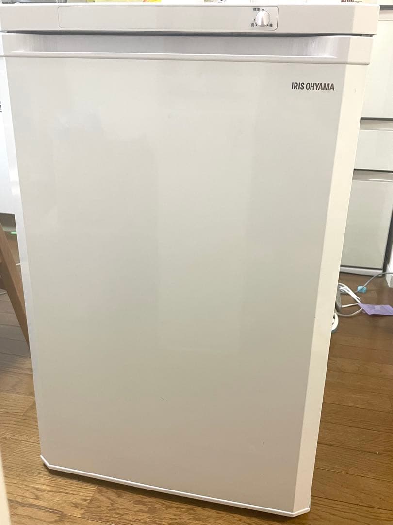 アイリスオーヤマ 冷凍庫 85L ホワイト IUSD-9B-W 2021年製