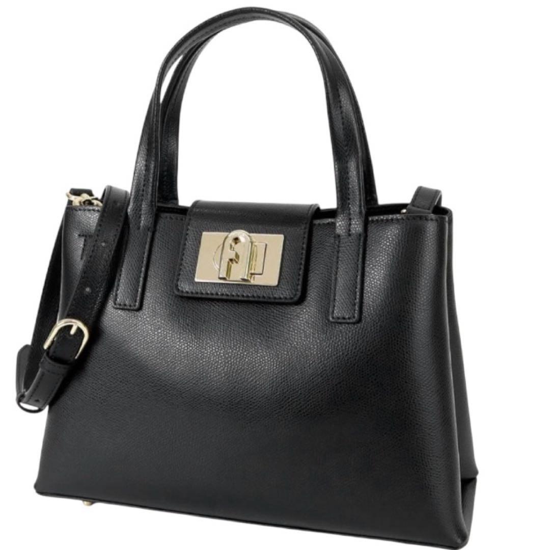 まーちゃん❁プロフ必読(•ᵕᴗᵕ•)⁾⁾ FURLA ショルダーバッグ