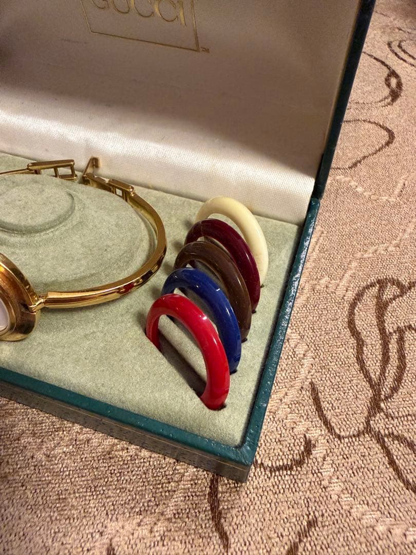 GUCCI チェンジベゼル クォーツ ベゼル10個付 箱付き 動作未確認