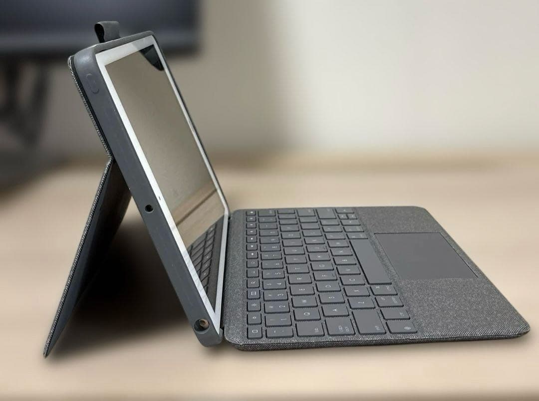 【美品】iPad 10.2 第8世代 WiFi 128GB キーボード付き