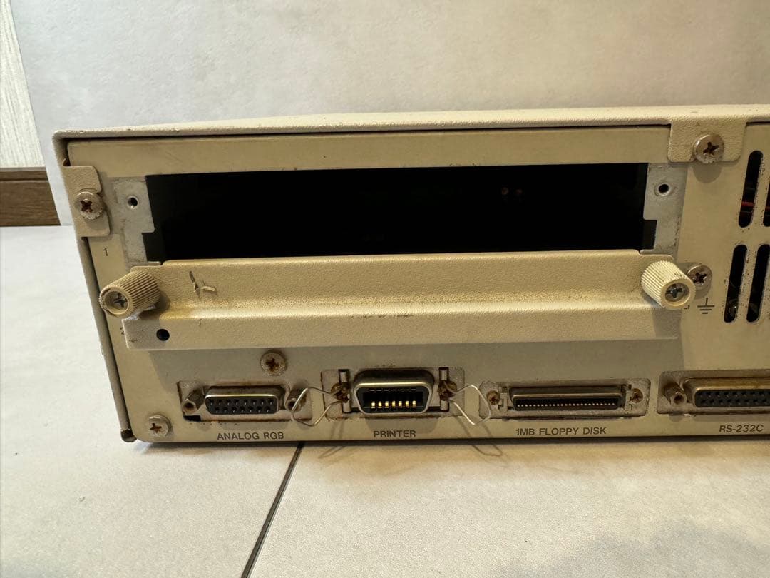 NEC PC-9821 Ce 本体